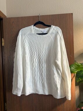 Time and Tru Cream Cable Knit Crewneck Sweater